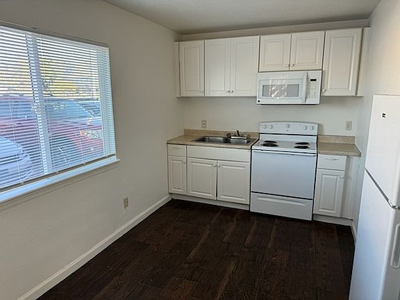 2nd image of 1319 W Vogel Ave APT 3
