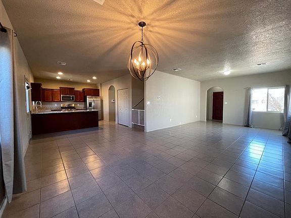 3rd image of 3042 Calle Nueva Vis