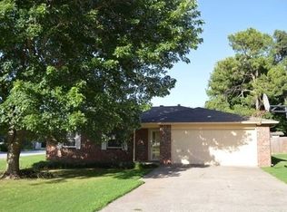 1808 N Creek Ct, Fayetteville, AR 72701