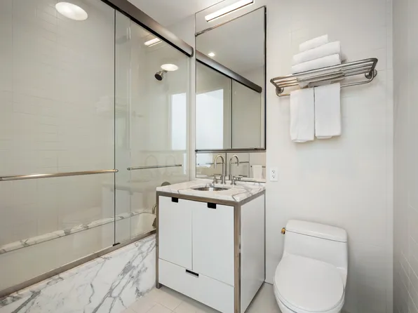 350 West Broadway image 14 of 16