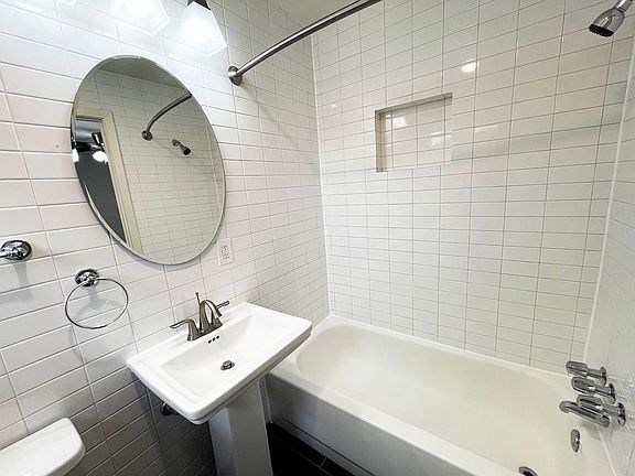 5th image of 2322 Richton St #4