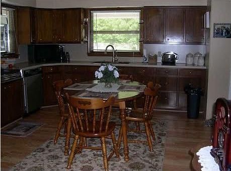2nd image of 1302 Justin St