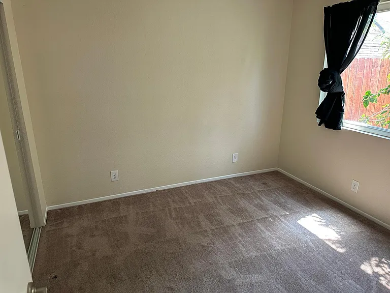 7619 Memory Dr — Photo 10