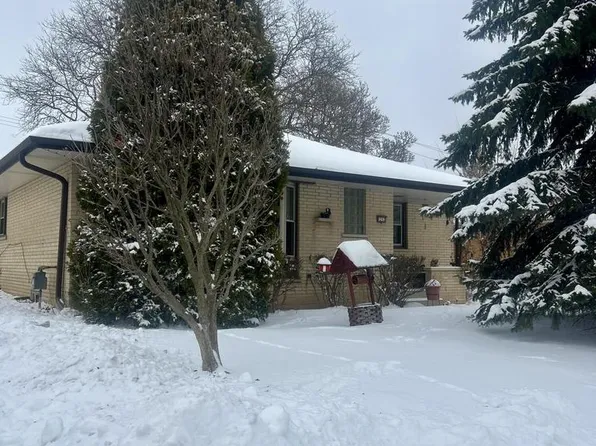 8282 West Potomac AVENUE, Milwaukee, WI 53218