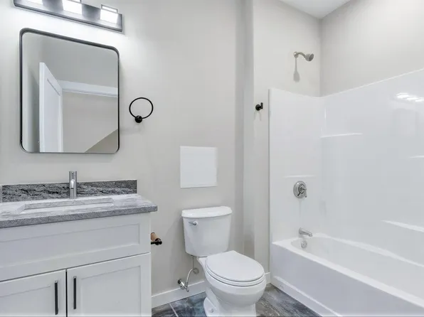 72 Kendrick Ave, Woonsocket, RI