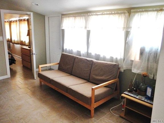3rd image of 10 Bungalow Walk