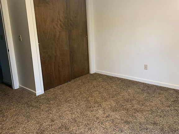 4th image of 418 E Comstock St #2