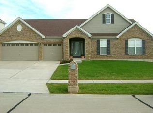 452 Olde Court Rd, Saint Charles, MO 63303