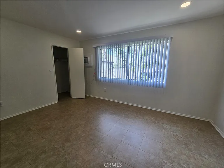 160 Greentree Ln — Photo 9