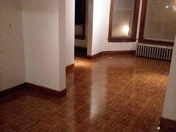 4th image of 3900 W Flournoy St #2