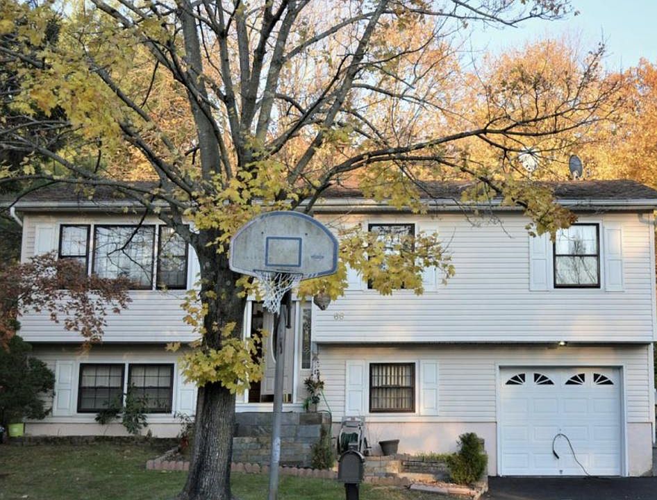 1st image of 66 Lincoln St #1
