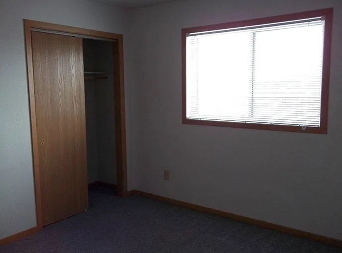 Knollwood Heights — Photo 2