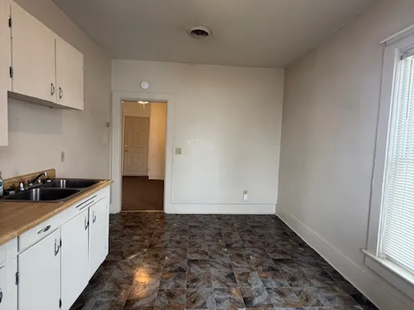 203 S Water St #C, Loudonville, OH 44842