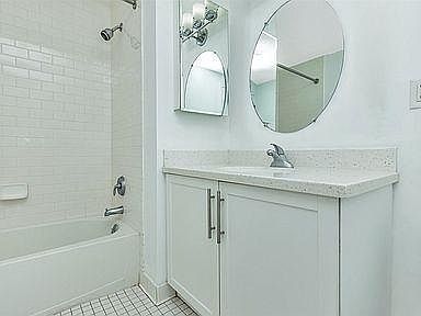 3rd image of 149 Essex St APT 5V