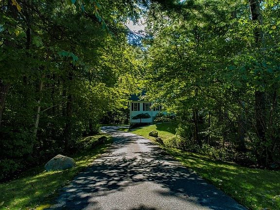 2nd image of 21 Tanglewood Dr