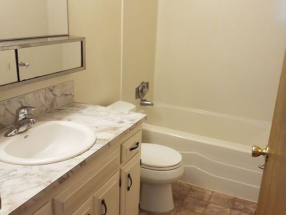 2nd image of 215 NW 17th St #51F685367