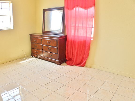 5th image of 1142 NW 15th Ave