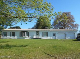 6226 E Millerton Rd, Fountain, MI 49410