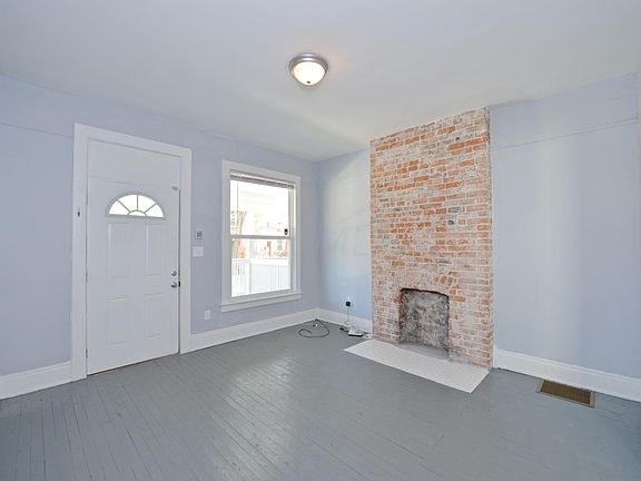 3rd image of 1643-1645 E Oak St