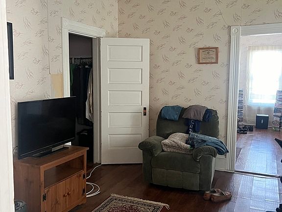 3rd image of 268 Tinkham St