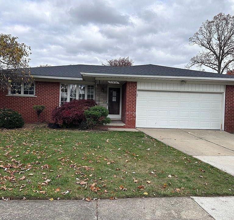 1st image of 22436 Cranbrook Dr