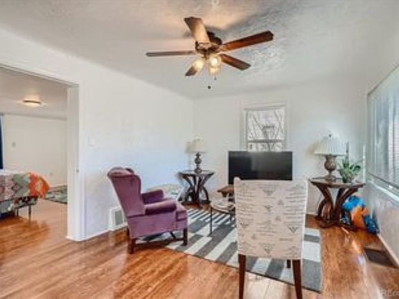 4th image of 2683 S Vine St #A
