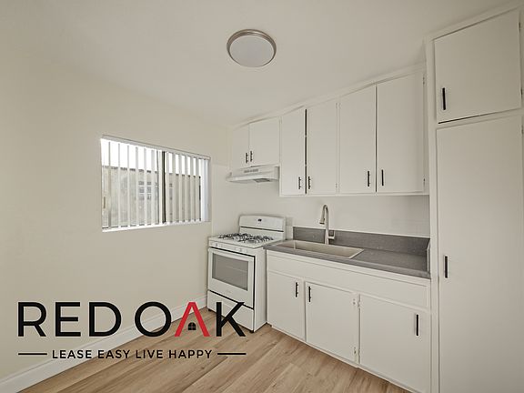 3rd image of 3411 Drew St #10