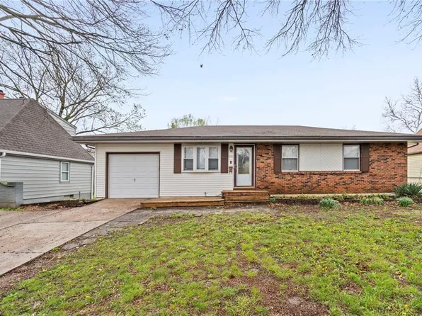 8141 NE 52nd St, Kansas City, MO 64119