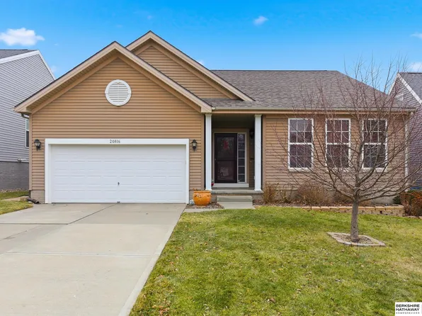 20816 Honeysuckle Dr, Elkhorn, NE 68022