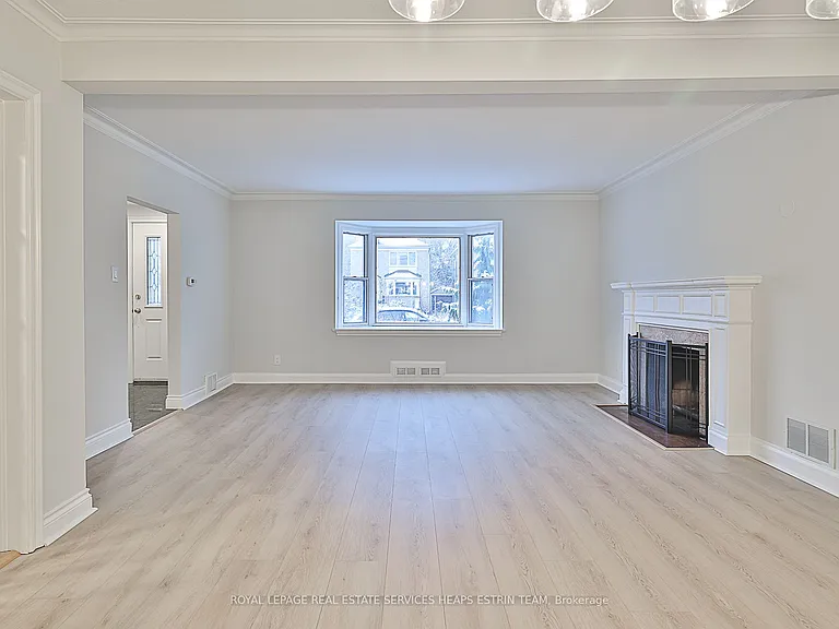 27 Southlea Ave — Photo 6
