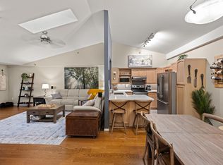 19721 64th Ave #402, Langley, BC V2Y 1L1