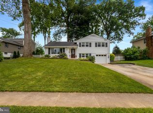 7505 Hogarth St, Springfield, VA 22151