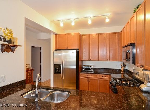 5th image of 451 W Huron St Unit 506