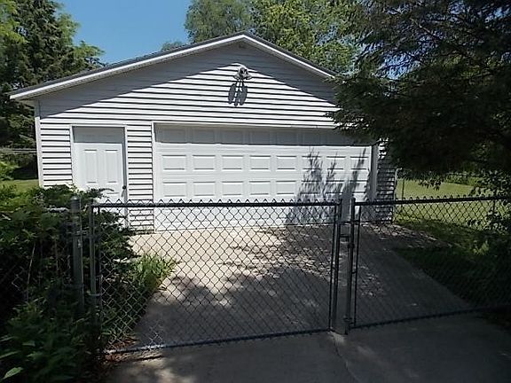 2 Car detached Garage