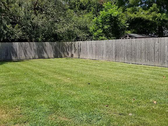 3rd image of 222 Bradford Dr
