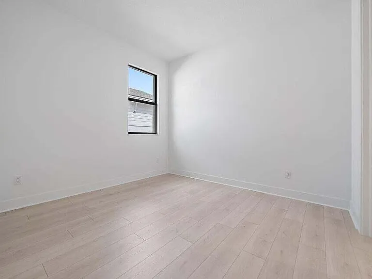 13613 Le Christine Dr — Photo 24