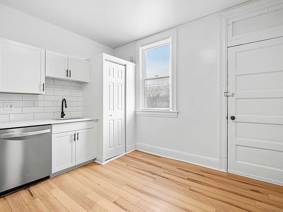 5th image of 796 Hazelwood Ave #B