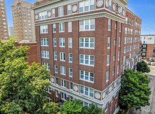 5330 Pershing Ave APT 406, Saint Louis, MO 63112