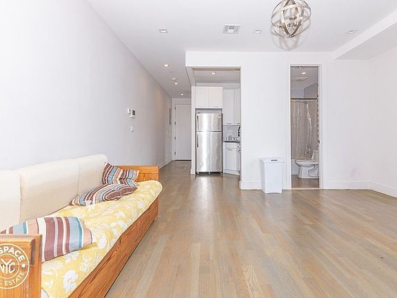 3rd image of 1582 Prospect Pl #4X