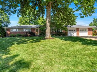 9825 Barrington Dr, Saint Louis, MO