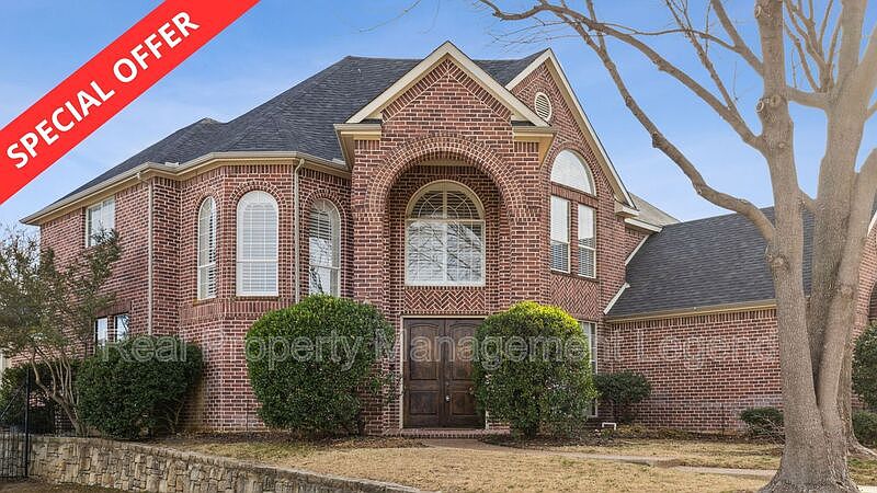 1st image of 5004 Seville Ln