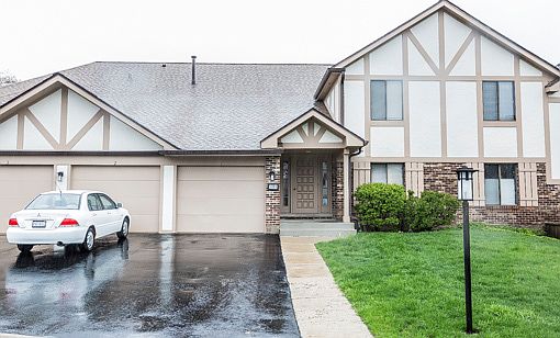 1st image of 1204 Knottingham Ct #2A