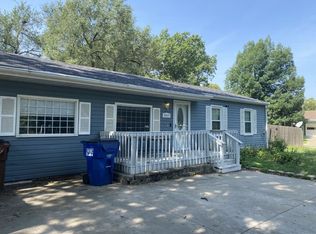 2005 Maple Ln, Lawrence, KS 66046