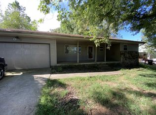 2814 E Bergman St, Springfield, MO 65802