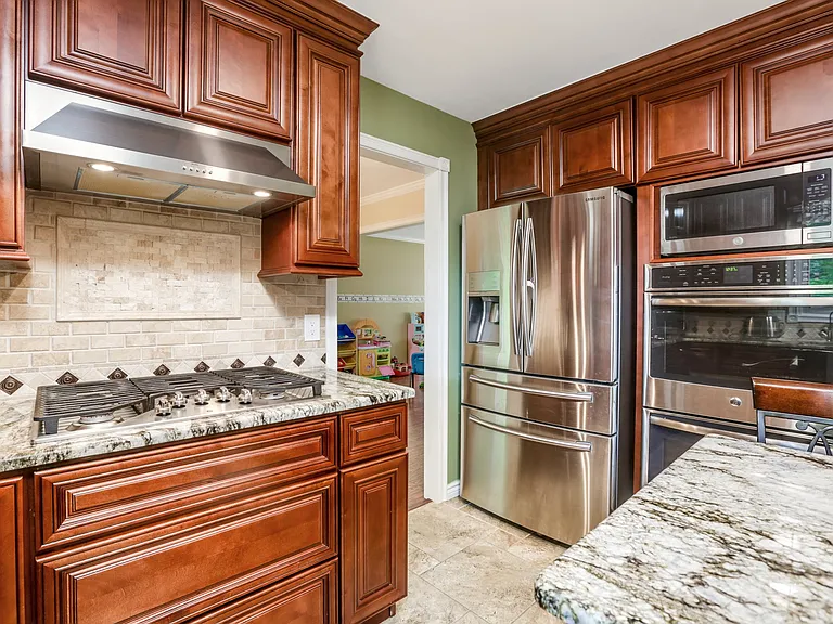 48124 Liberty Dr — Photo 10