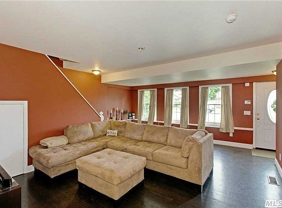 3rd image of 108 Lincoln Ave
