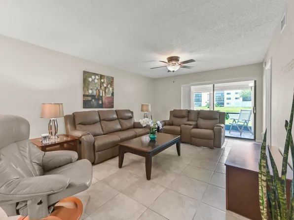 7618 Tahiti Lane #106, Lake Worth, FL 33467