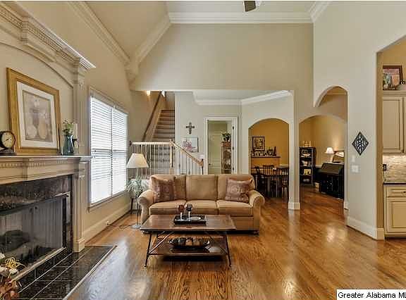 2nd image of 125 Glengerry Dr