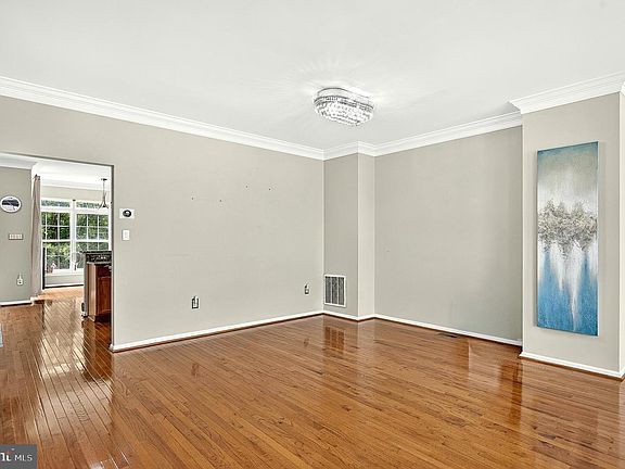 5th image of 7332 Hampton Manor Pl