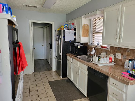 5th image of 2115 Dartmouth Dr